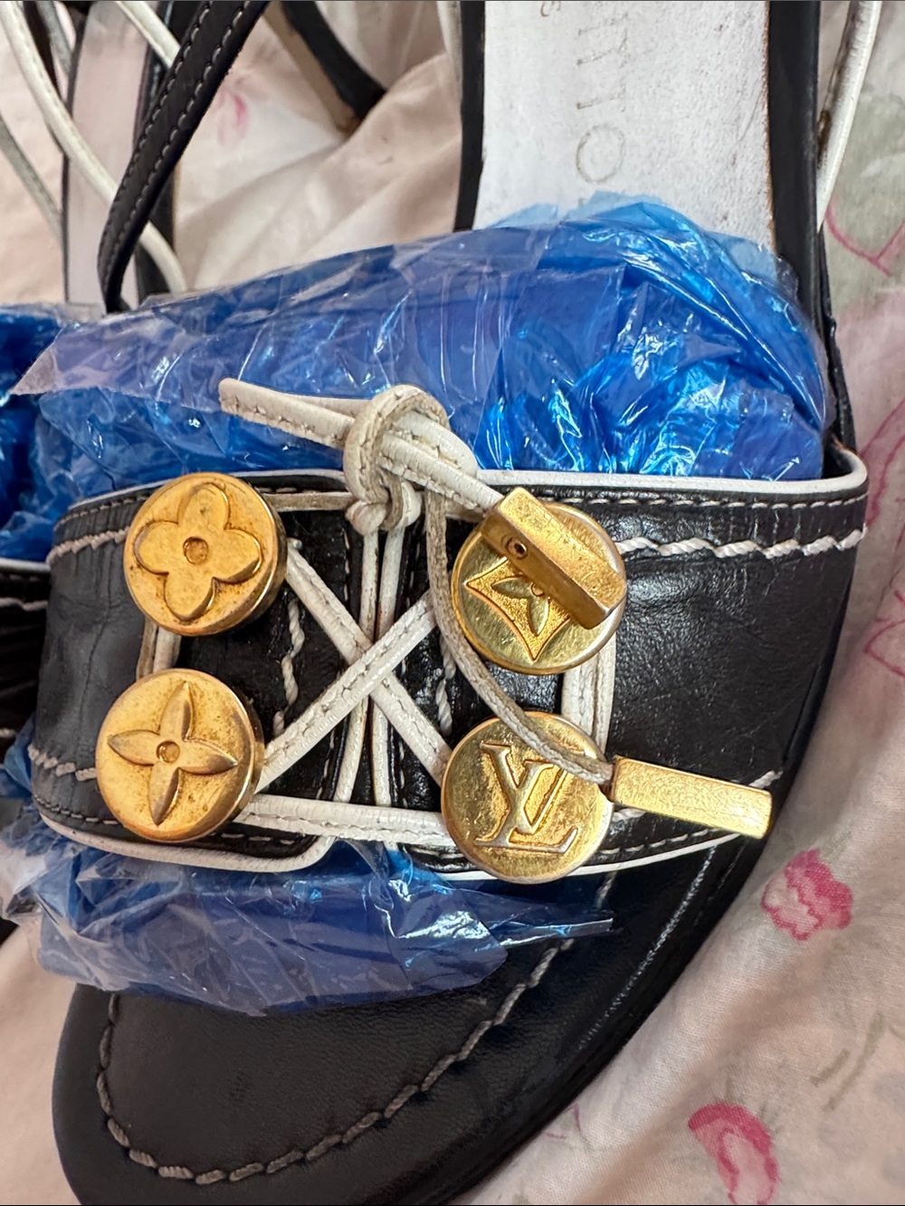 Louis Vuitton Black Strappy Women's Sandals with Gold Charm Accents Sz 8 1/2 - Picture 2 of 5
